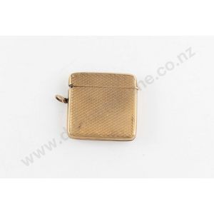 George V 9ct vesta case, square form all engine turned…