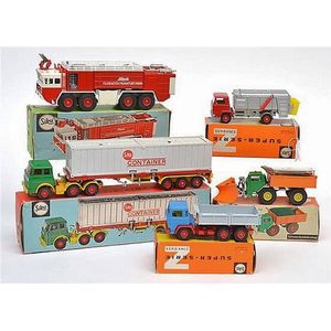 Collection of Siku (Germany) models, including V318 container…