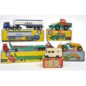 Collection of Siku (Germany) models, including V288 fuel tanker;…
