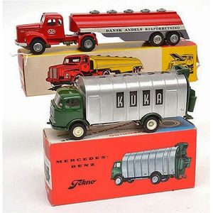 Two Tekno models, including 481 Tankvagen; and 912…
