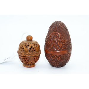 Victorian carved Conquilla nut needle cases, beautifully carved…