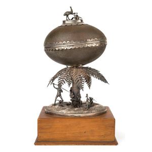 Henry Young (Melbourne) fine Australian silver emu egg casket,…