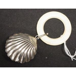 English sterling silver babies rattle / teether shell form,…
