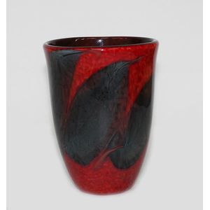 Peter Raos, leaf vase, red glass with internal green leaf…
