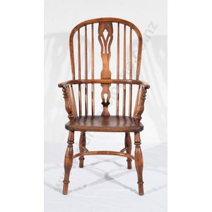 George III elm Windsor chair traditional form with pierced&hellip;