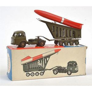 CIJ (France) 3/97 Lance Fusee miniature, olive green body,…