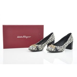 ferragamo garda pumps