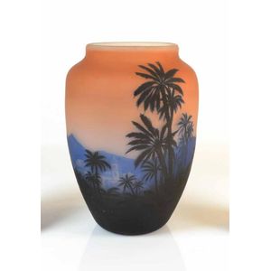Muller Freres cameo glass vase, early 20th century, Middle&hellip;