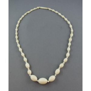 Graduated Ivory Bead Necklace - Vintage - Necklace/Chain - Jewellery