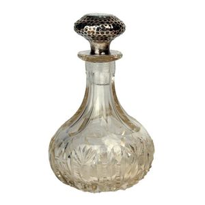 An early 20th century cut crystal scent bottle, mallet bodied&hellip;