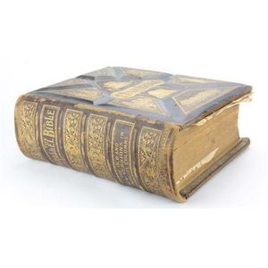 Victorian leather bound bible dated 1886 with pressed & gilt…