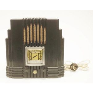 AWA Fisk Radiolette black bakelite radio, in very good working…