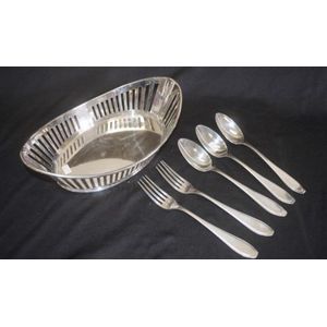 Vintage Mappin & Webb silver plate serving dish, pierced border,…