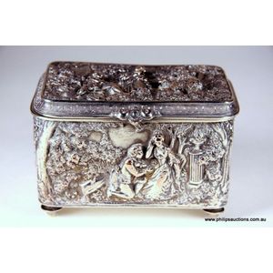 An antique French silver plated and silk lined jewellery box.…