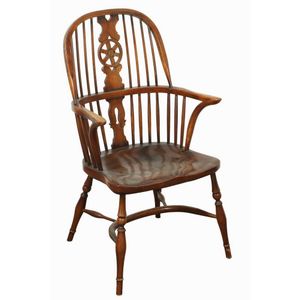 Windsor chair, 19th century in elm. Wheel splat and spindle&hellip;