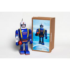 Tin toy, space man, made in China, with box, height 23 cm