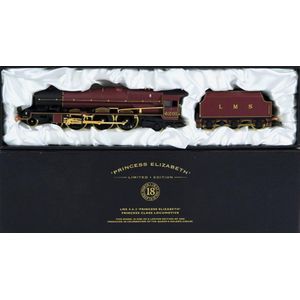 Twelve tinplate rolling stock wagons with Tri-ang 4-6-4 tank…
