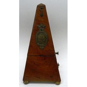 English walnut Metronome made by Metronome de Maelzel 23 cmHigh