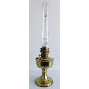 SMALL ANTIQUE BRASS KEROSENE OIL TABLE LAMP