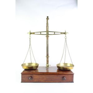 Large mahogany and brass jeweller's scales beautifully crafted…