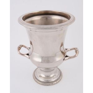 A silver plated champagne ice bucket, 20th century, 28 cm high,…