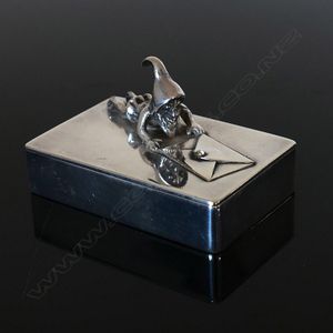 Silver plate double compartment stamp box, lid pivots (top left…