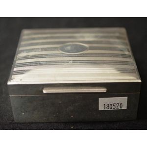 George V sterling silver cigarette box London 1914, maker…