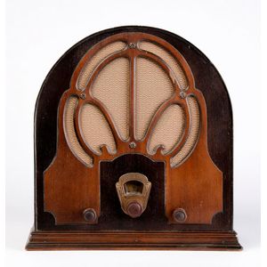 1932 Silvertone Cathedral Mantle Radio - Radios - Entertainment Equipment