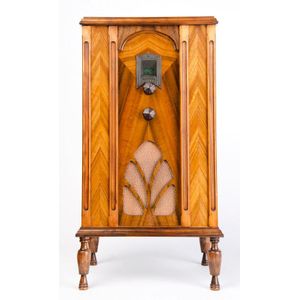 Miniature Salesman's sample, Crosley miniature console radio…