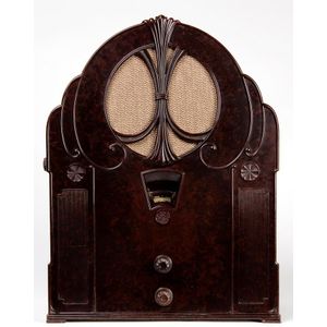 G.E. Cathedral, brown Bakelite mantle radio made by AWA in…