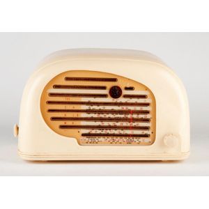 Peterpan Snail, cream Bakelite radio circa 1948