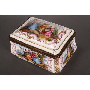 Delightful Continental porcelain jewellery casket, of rounded…