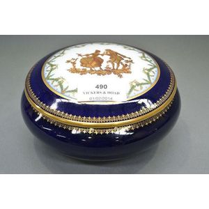 French porcelain cobalt blue round shaped jewellery box. 14 cm…