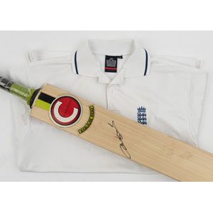 Balance of collection including Victoria jumpers (2); England…