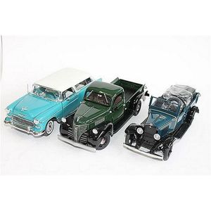 Three Danbury Mint models, including '1941 Plymouth Pick-up'…
