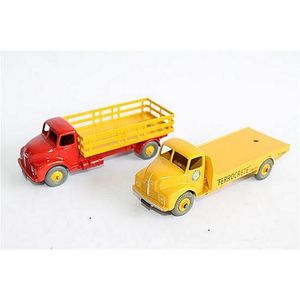 Two Dinky Supertoys, 'Leyland Comet', red and yellow, and…