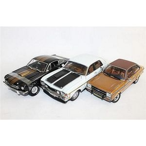 A Sun Star 'Ford Escort Mark II', a car Classics '1970 Ford…