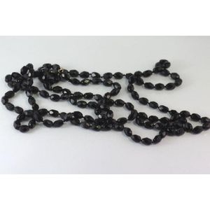 Good vintage opera length facetted jet necklace, length approx&hellip;