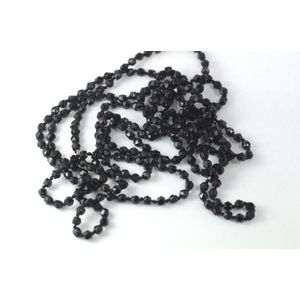Vintage opera length facetted jet necklace, length approx 180 cm