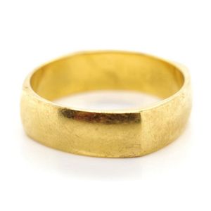 18ct Gold Wedding Band, Size R-S - Rings - Jewellery
