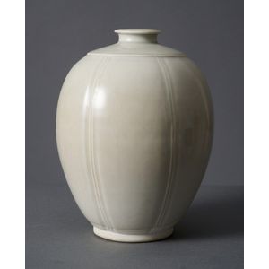 Tang Dynasty Vessel with Bright Verdigris Patina Tang Dynasty Vessel with Bright Verdigris Patina