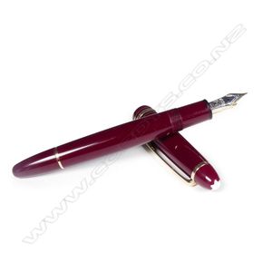 A Mont Blanc Meisterstuck 146 fountain pen, burgundy resin case…