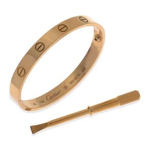how many grams of gold in cartier love bracelet