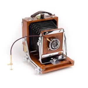 Nagaoka Seisakusho (Japan): light-weight folding field camera…