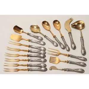 Sixteen Russian silver handled serving implements, impressed 84,…