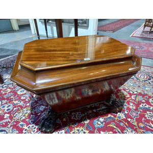 Rare Victorian wine cooler, in mahogany of sarcophagus form,&hellip;
