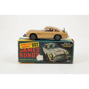 Boxed 261 James Bonds Aston Martin DB5, with extra figure, no…