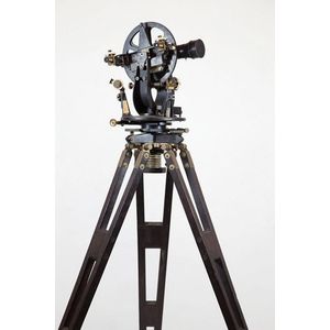 Large Cooke Troughton & Simms theodolite no. 19186, japanned…