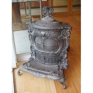 Antique 'Emperor No.2' cast iron stove 65 cm wide, 55 cm deep,…