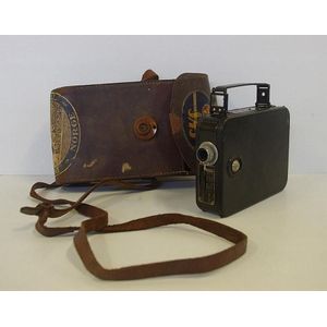 Cine 'Kodak' Eight Model 20 movie camera with original carry…